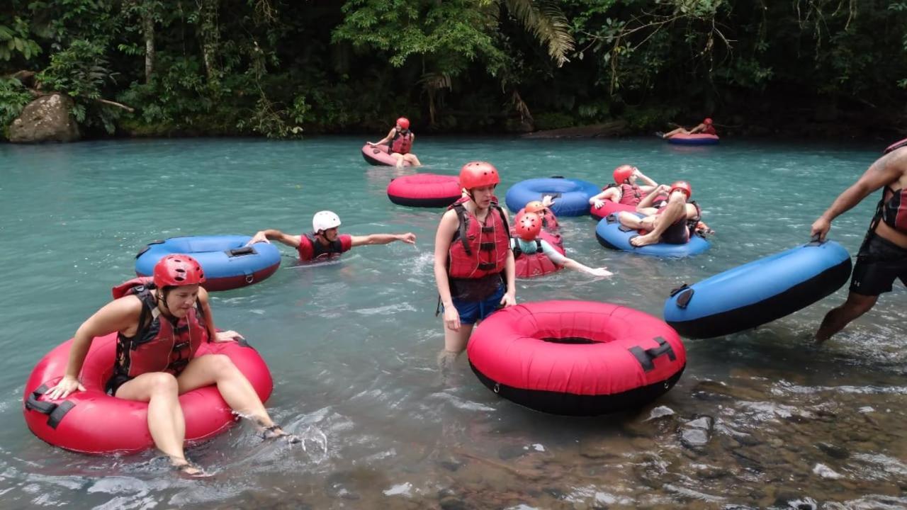 Posada Rio Celeste In Bed & Breakfast エクステリア 写真