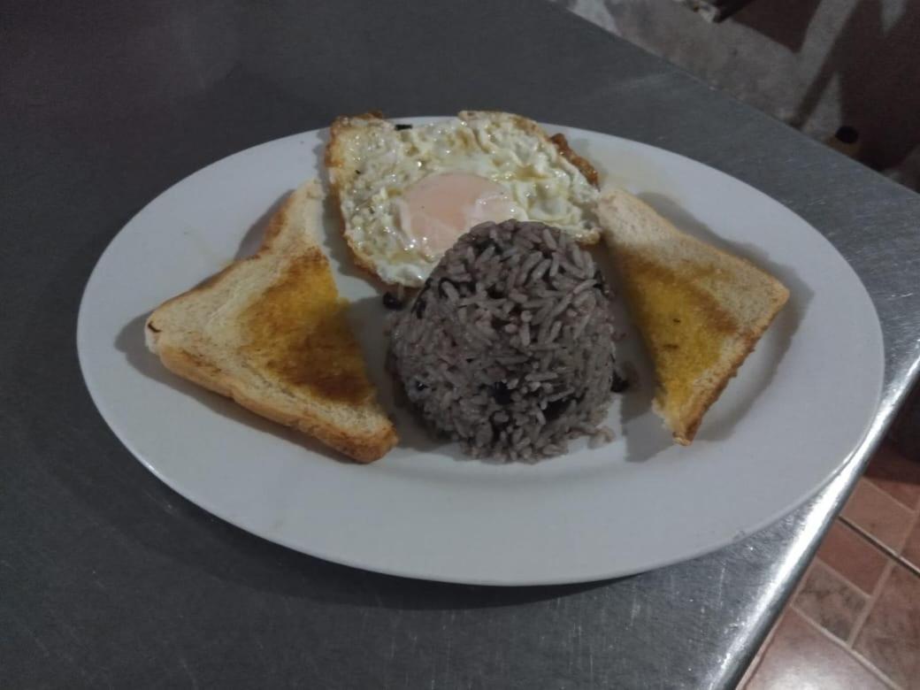 Posada Rio Celeste In Bed & Breakfast エクステリア 写真
